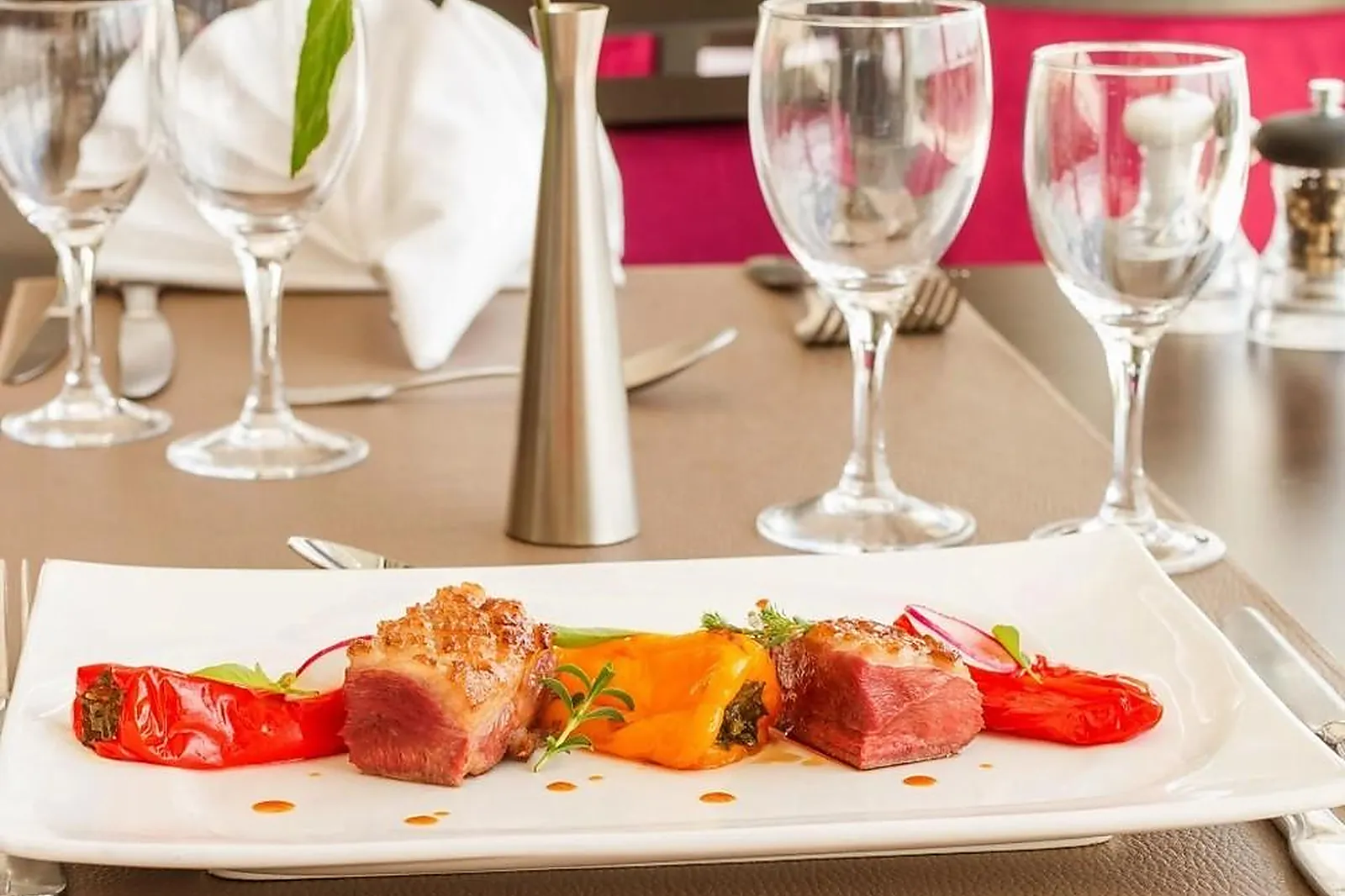 Lieux événementiels, HÔTEL DES CHÂTEAUX