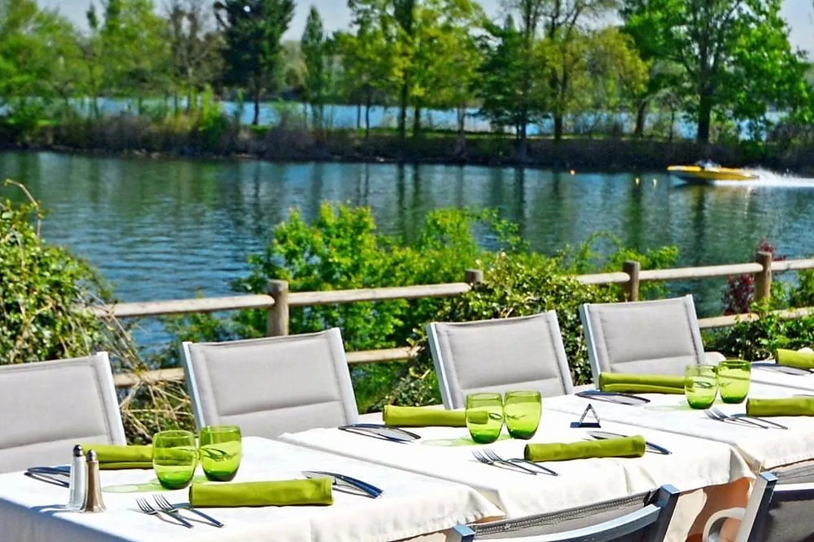 Lieux événementiels, HÔTEL DES LACS