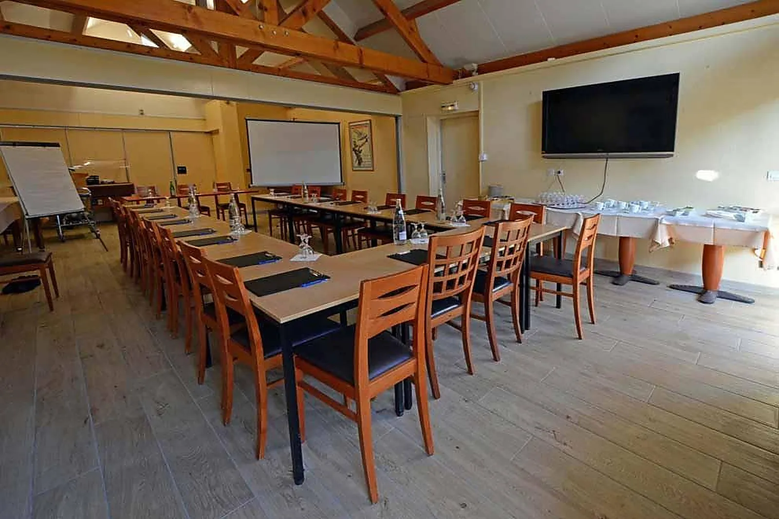 Lieux événementiels, HÔTEL DES LACS