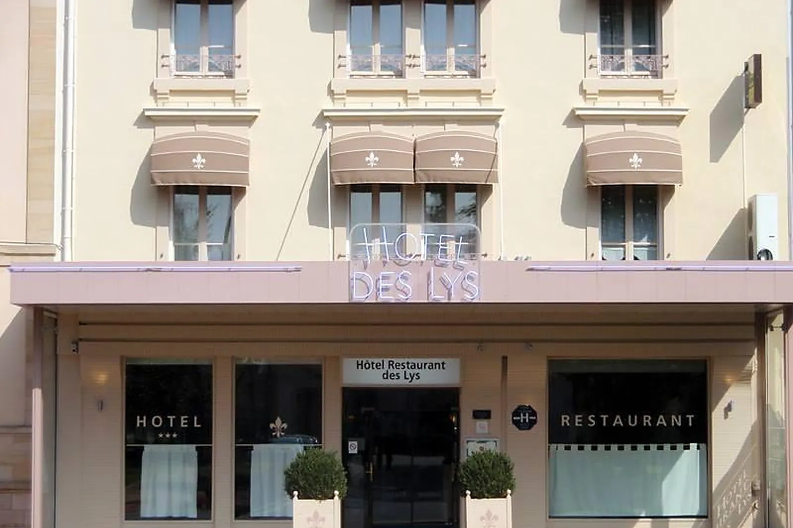 Lieux événementiels, HÔTEL DES LYS