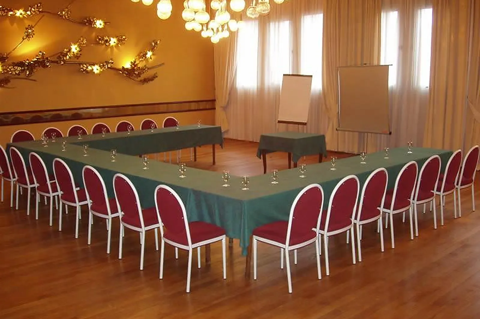 Lieux événementiels, HÔTEL DES LYS