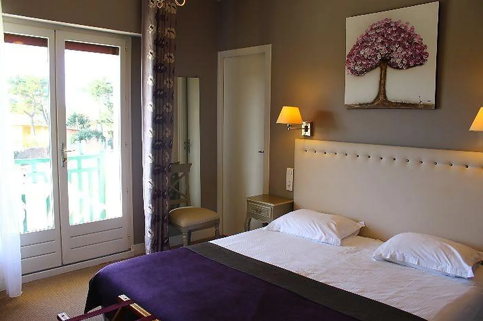 Lieux événementiels, HÔTEL DES PINS