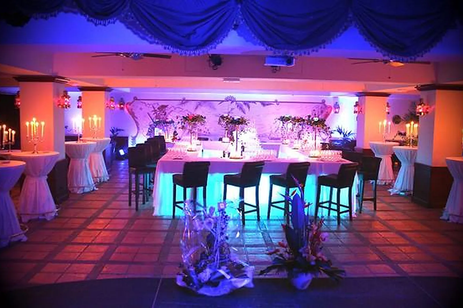 Lieux événementiels, HÔTEL DES PIRATES