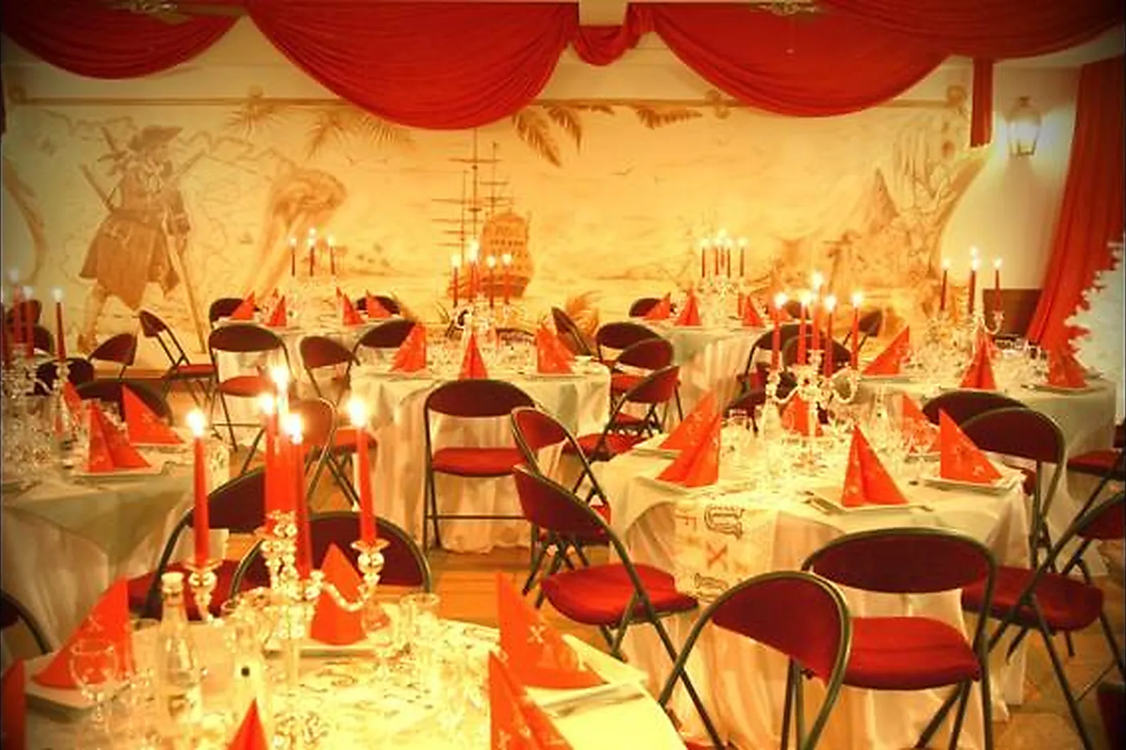 Lieux événementiels, HÔTEL DES PIRATES