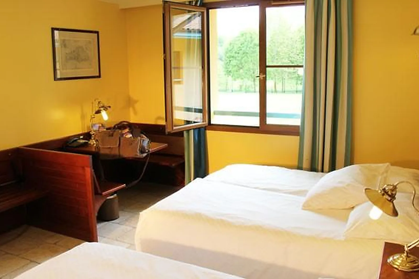 Lieux événementiels, HÔTEL DES PIRATES