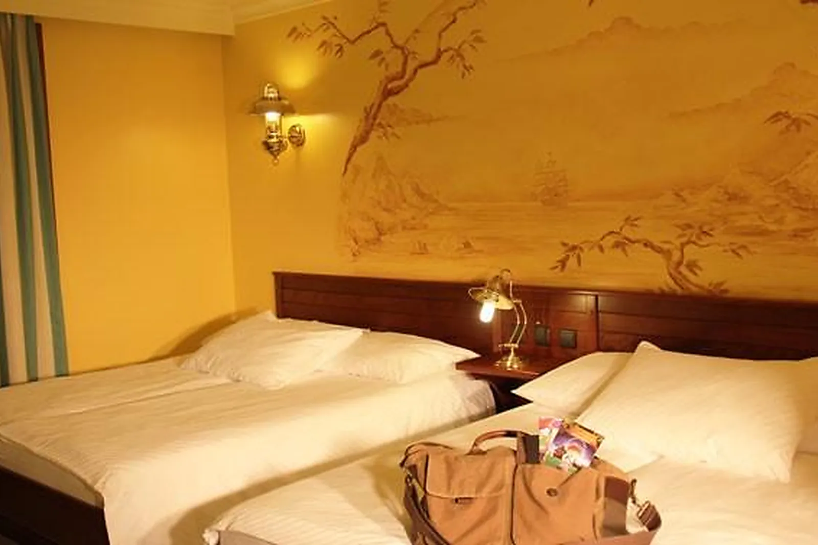 Lieux événementiels, HÔTEL DES PIRATES