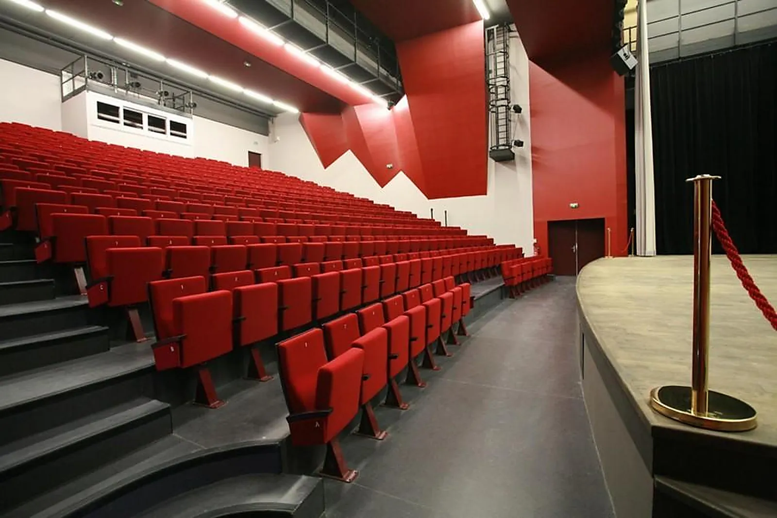 Lieux événementiels, HÔTEL DES PONTS D'ARLES