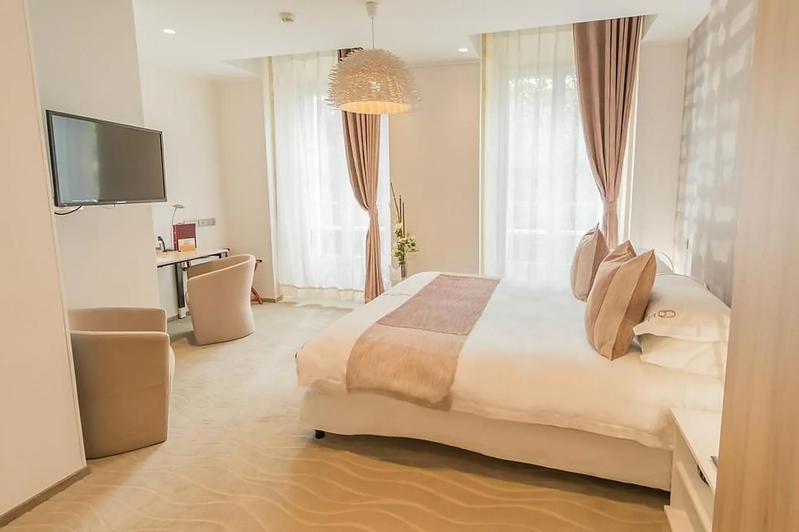 Lieux événementiels, HÔTEL DES QUINCONCES