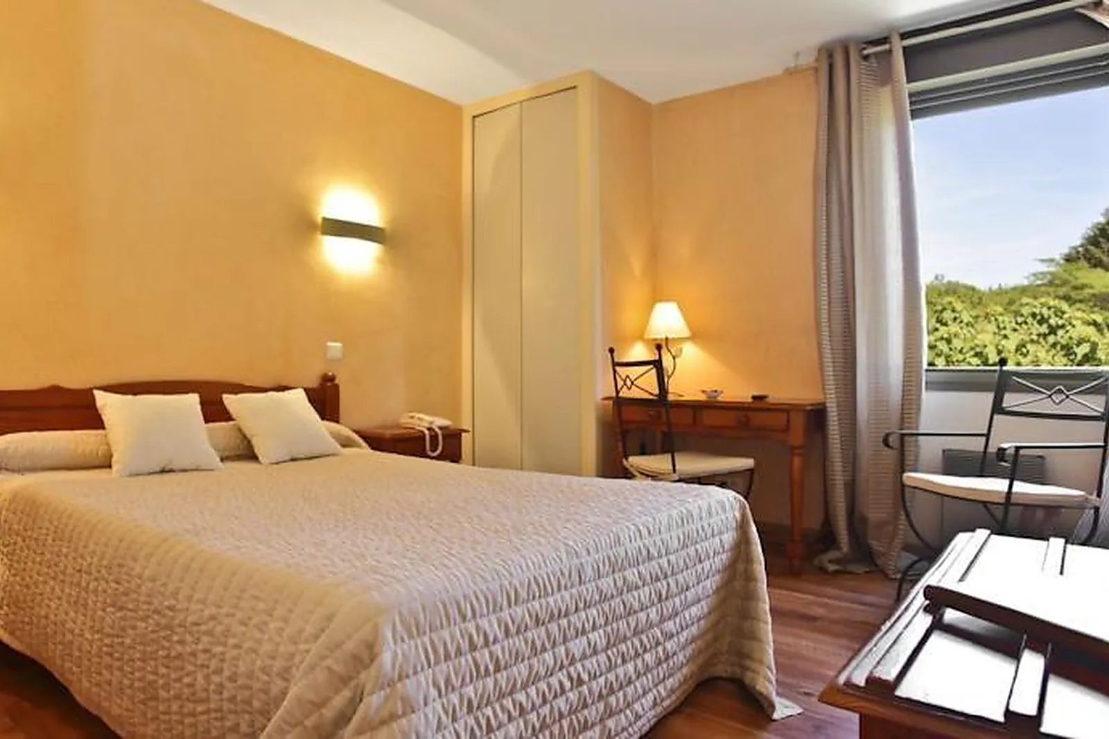 Lieux événementiels, HÔTEL DES ROCHES