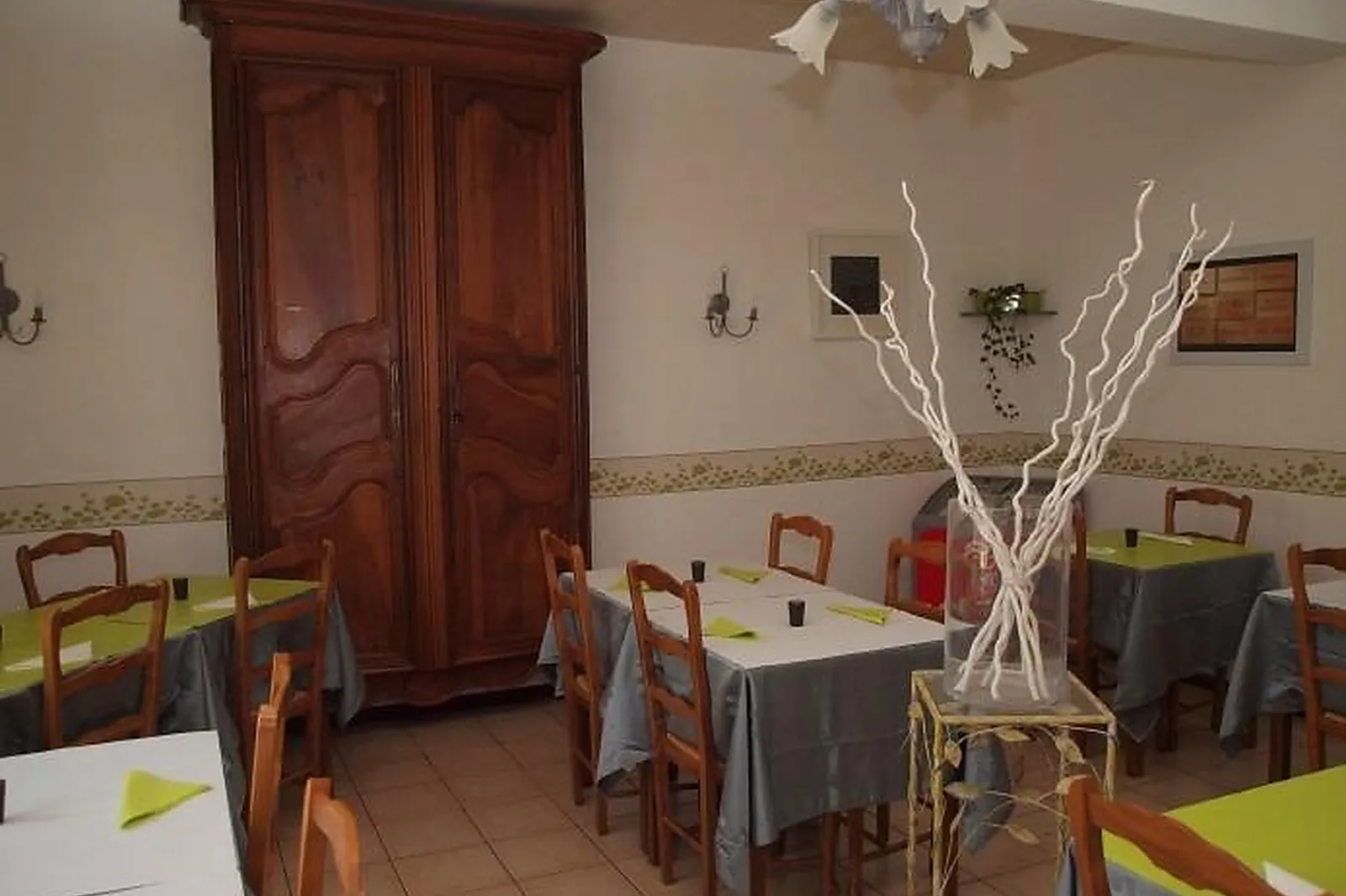 Lieux événementiels, HÔTEL DES VIEUX ACACIAS