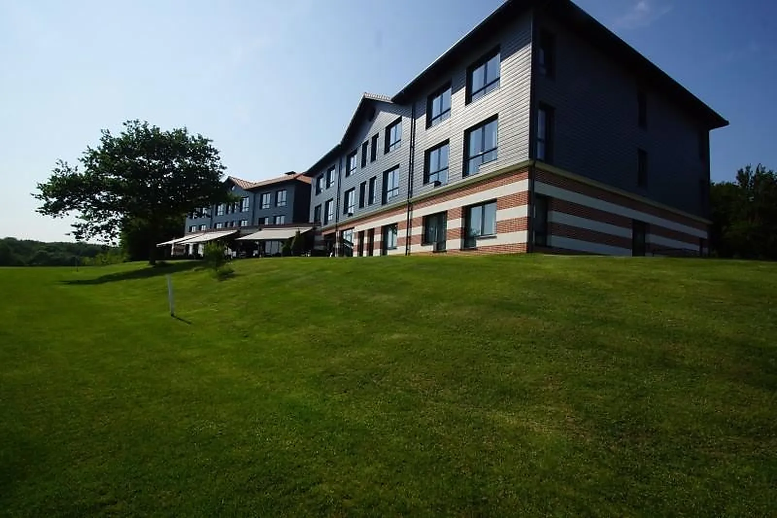 Lieux événementiels, HÔTEL DU GOLF & NAJETI