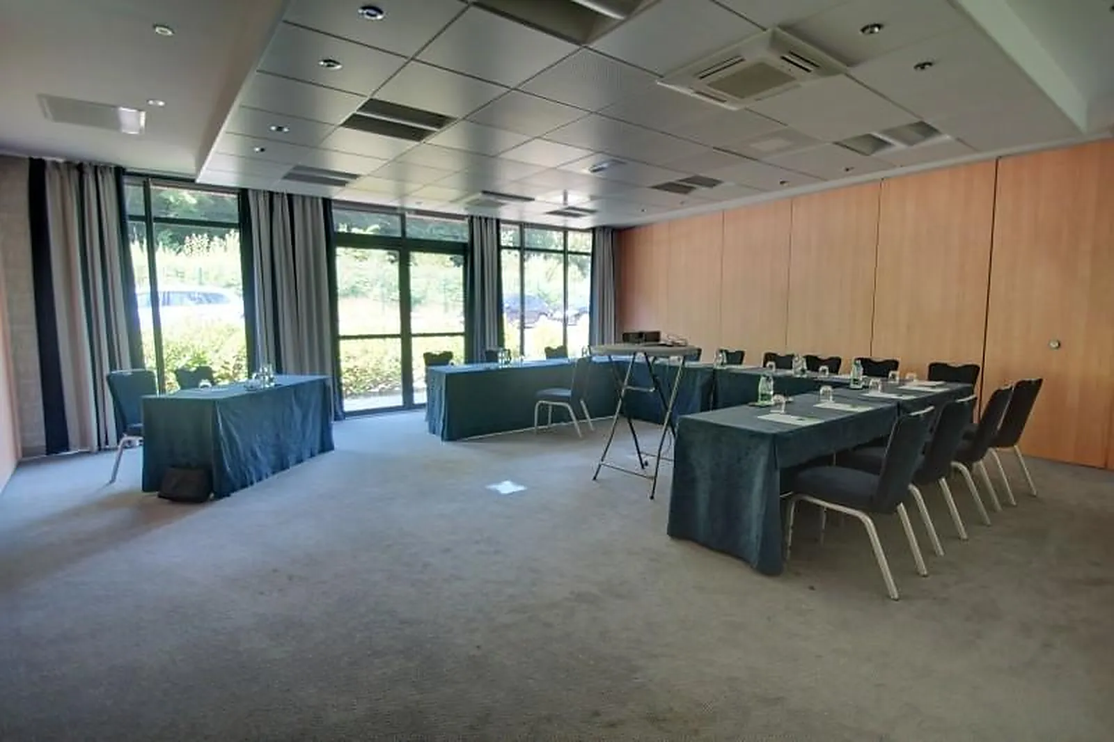 Lieux événementiels, HÔTEL DU GOLF & NAJETI