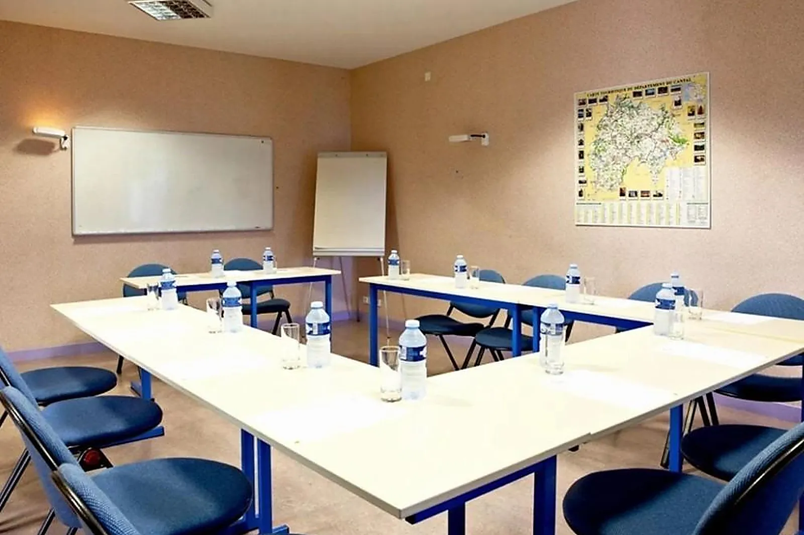 Lieux événementiels, HÔTEL DU LAC LACAPELLE VIESCAMP