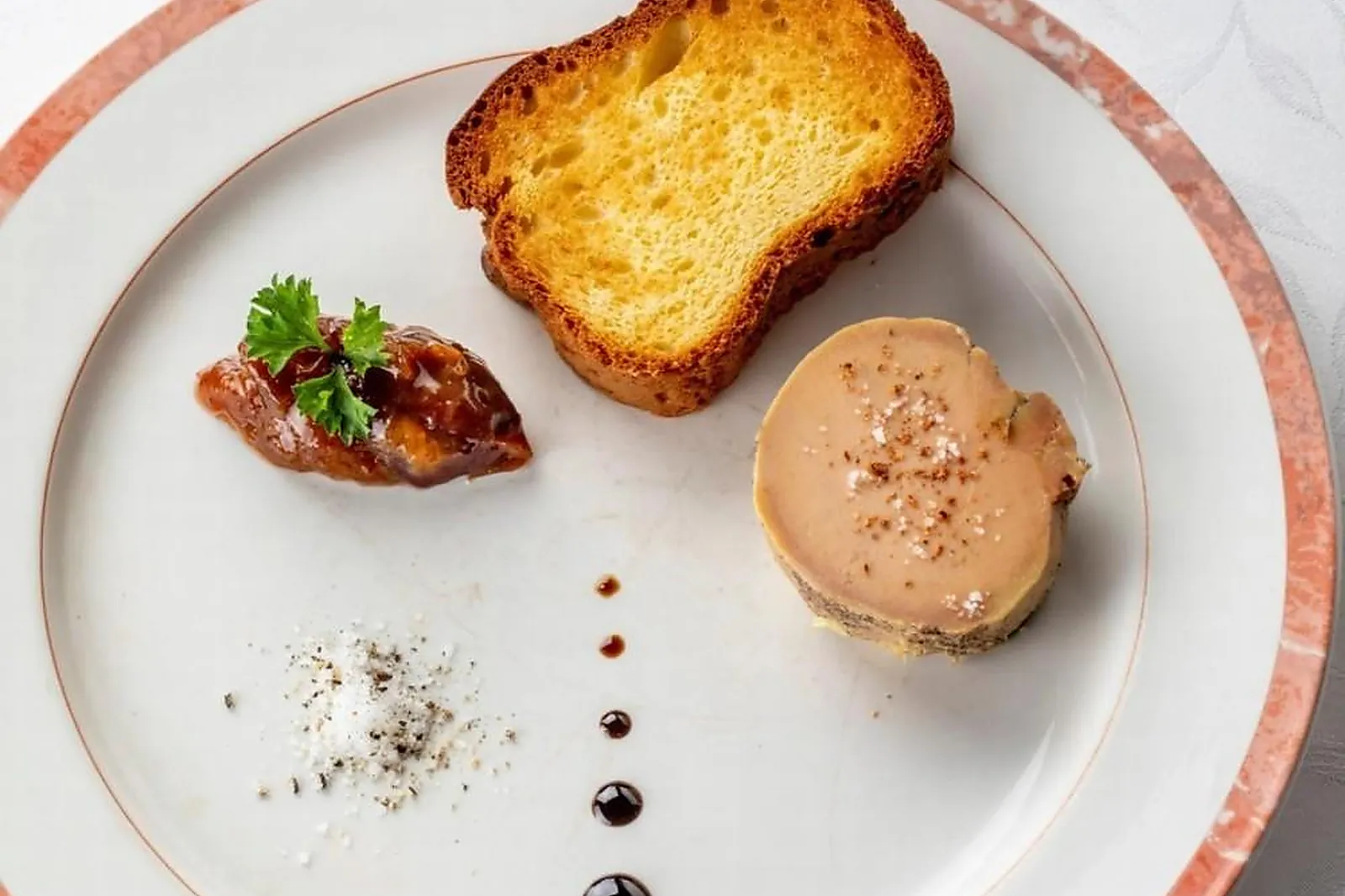 Lieux événementiels, HÔTEL DU LAC LACAPELLE VIESCAMP