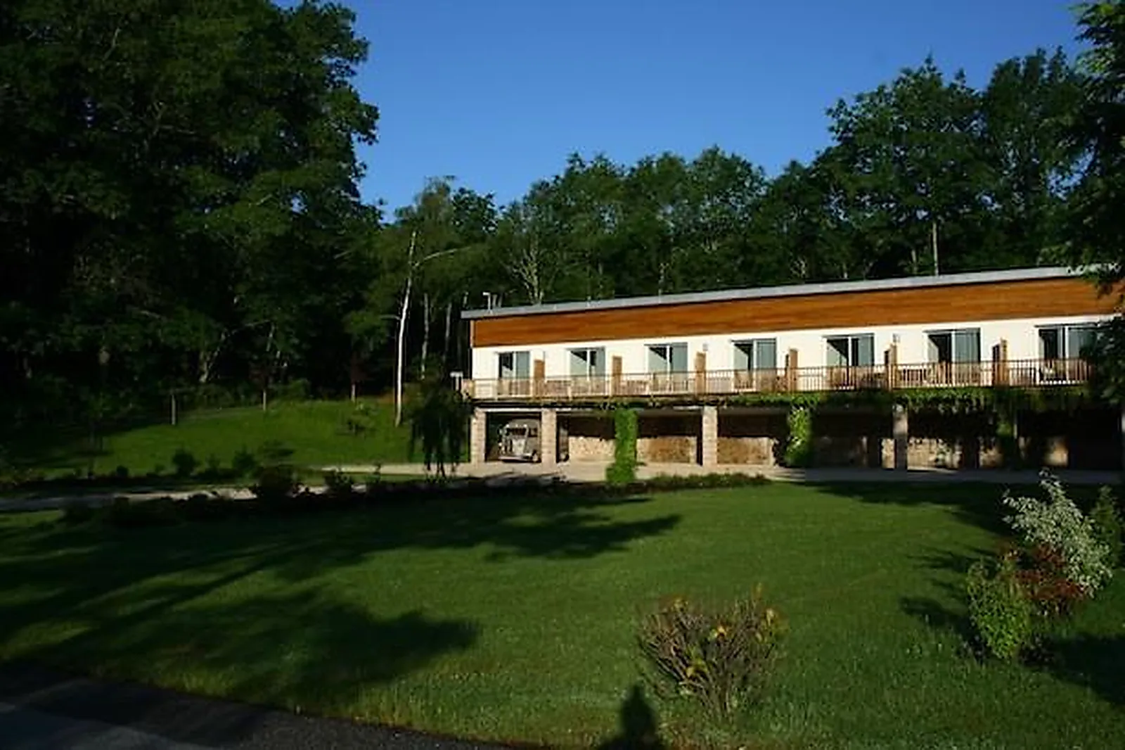 Lieux événementiels, HÔTEL DU LAC NEUVIC