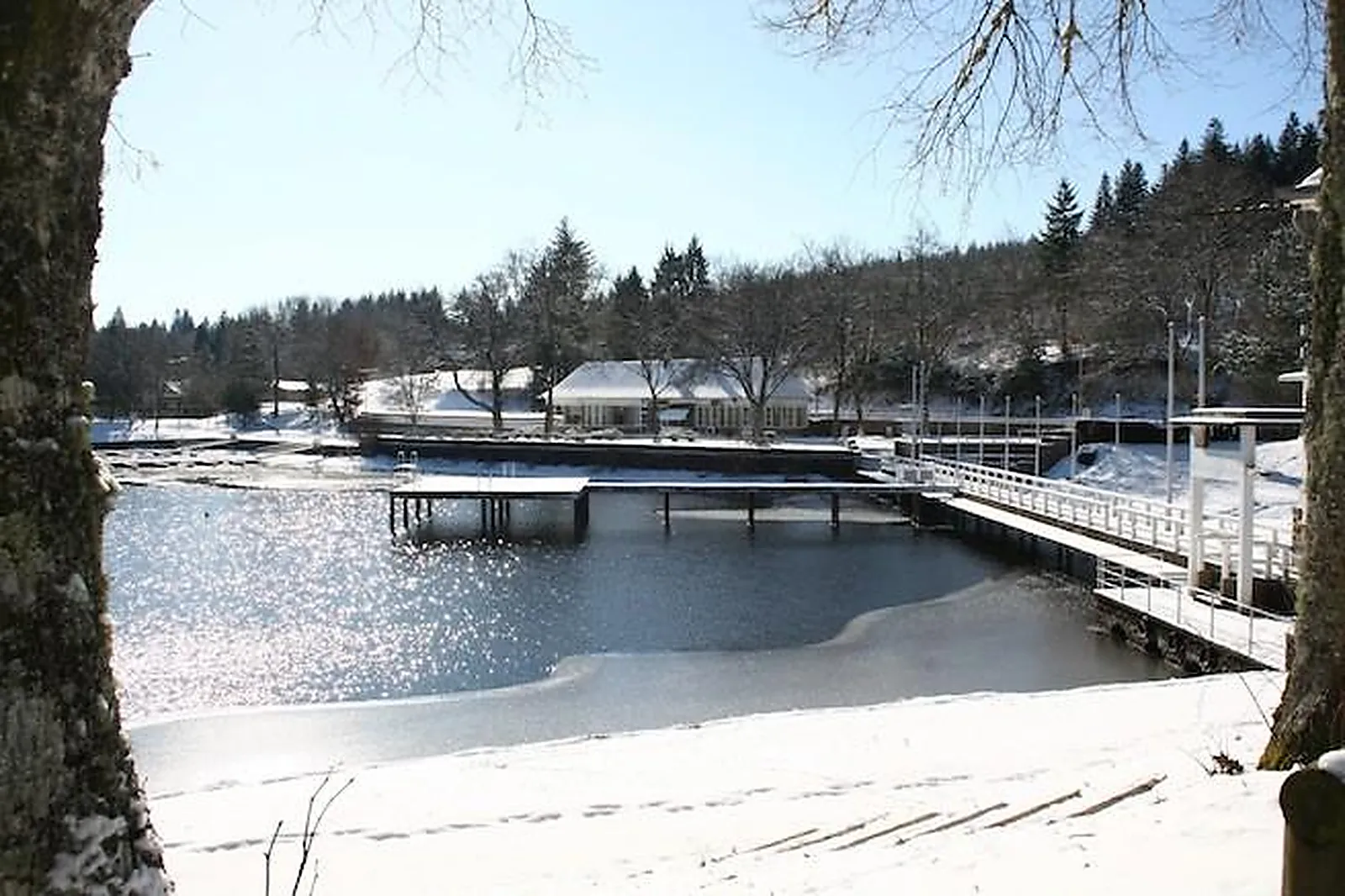 Lieux événementiels, HÔTEL DU LAC NEUVIC