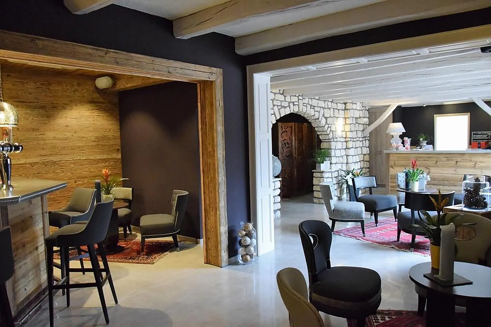 Lieux événementiels, HOTEL DU LAC DE MADINE