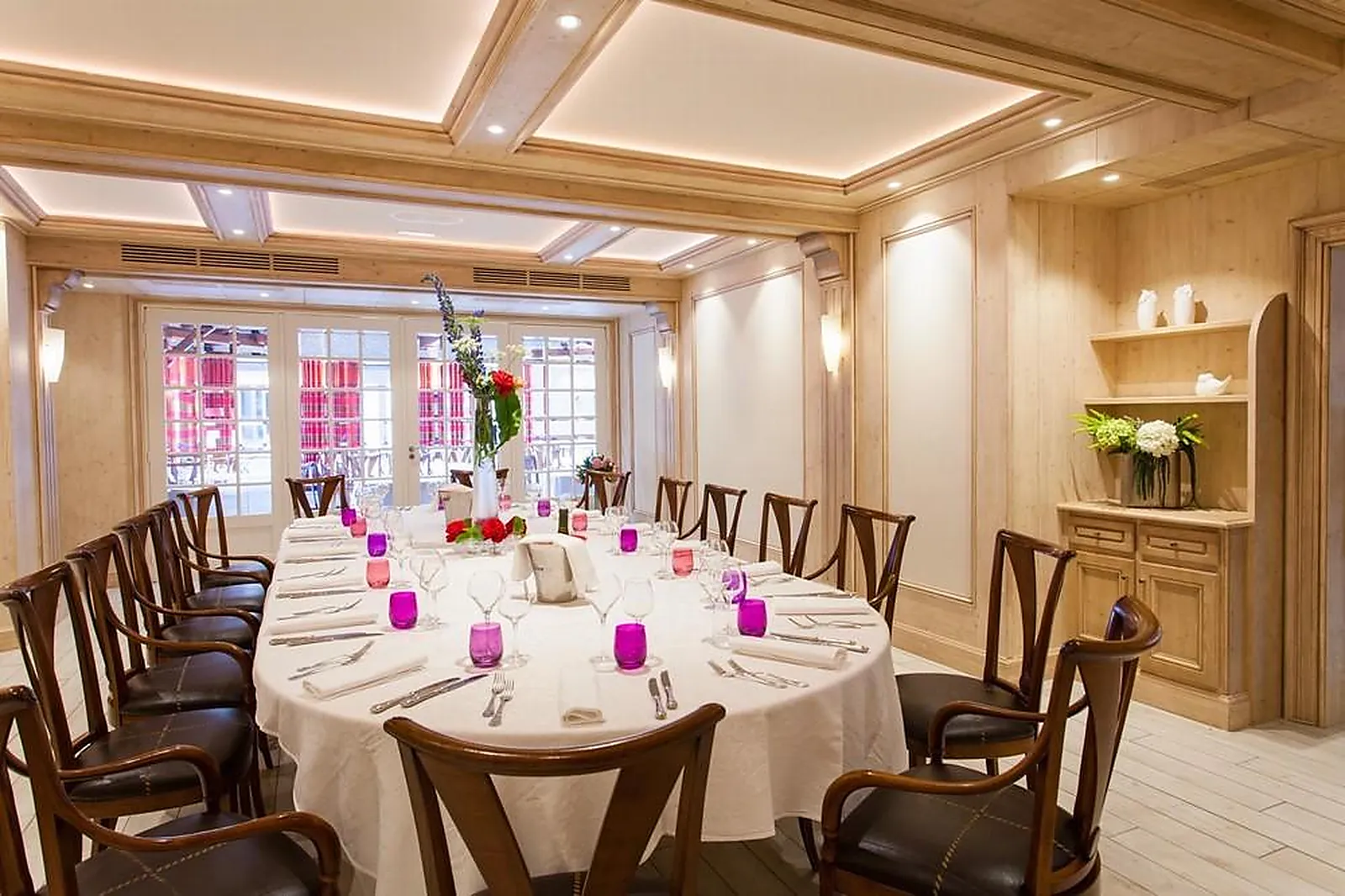 Lieux événementiels, HOTEL DU LAC DE MADINE