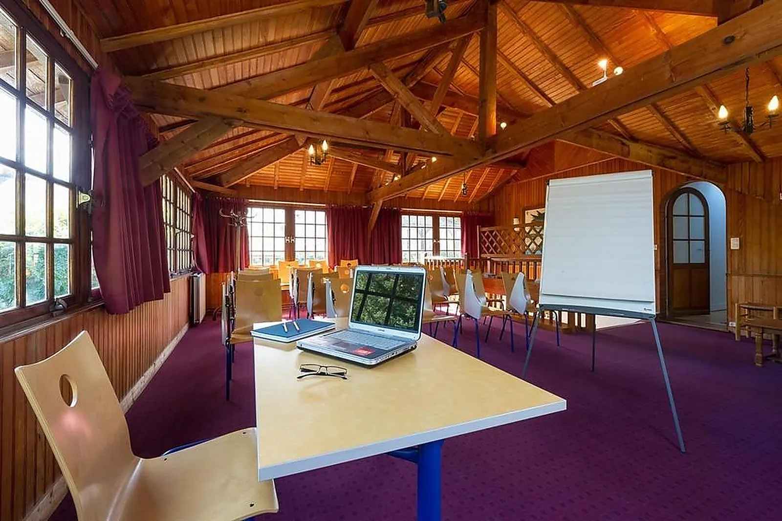 Lieux événementiels, HÔTEL DU PETIT LUSSAULT