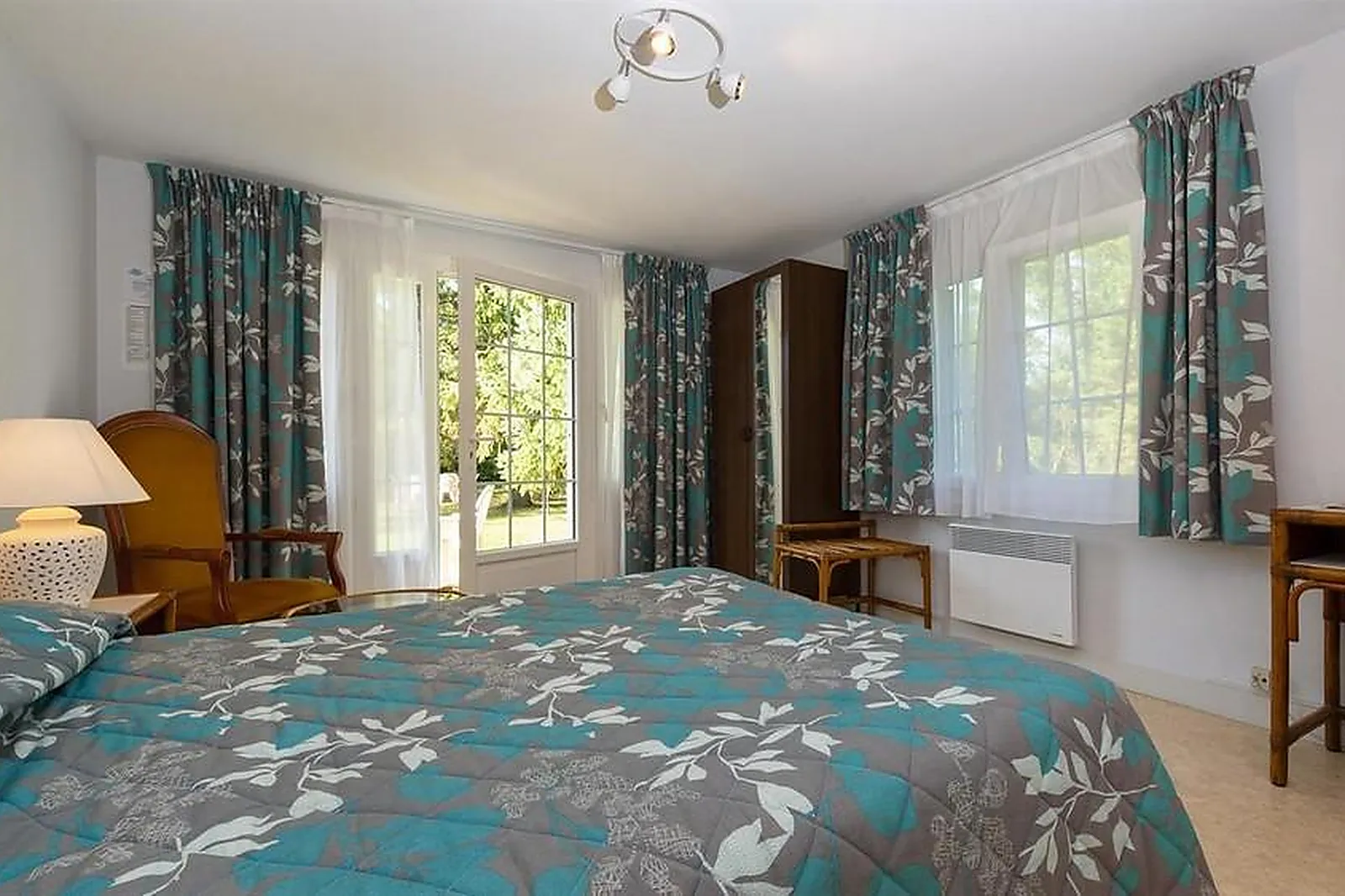 Lieux événementiels, HÔTEL DU PETIT LUSSAULT