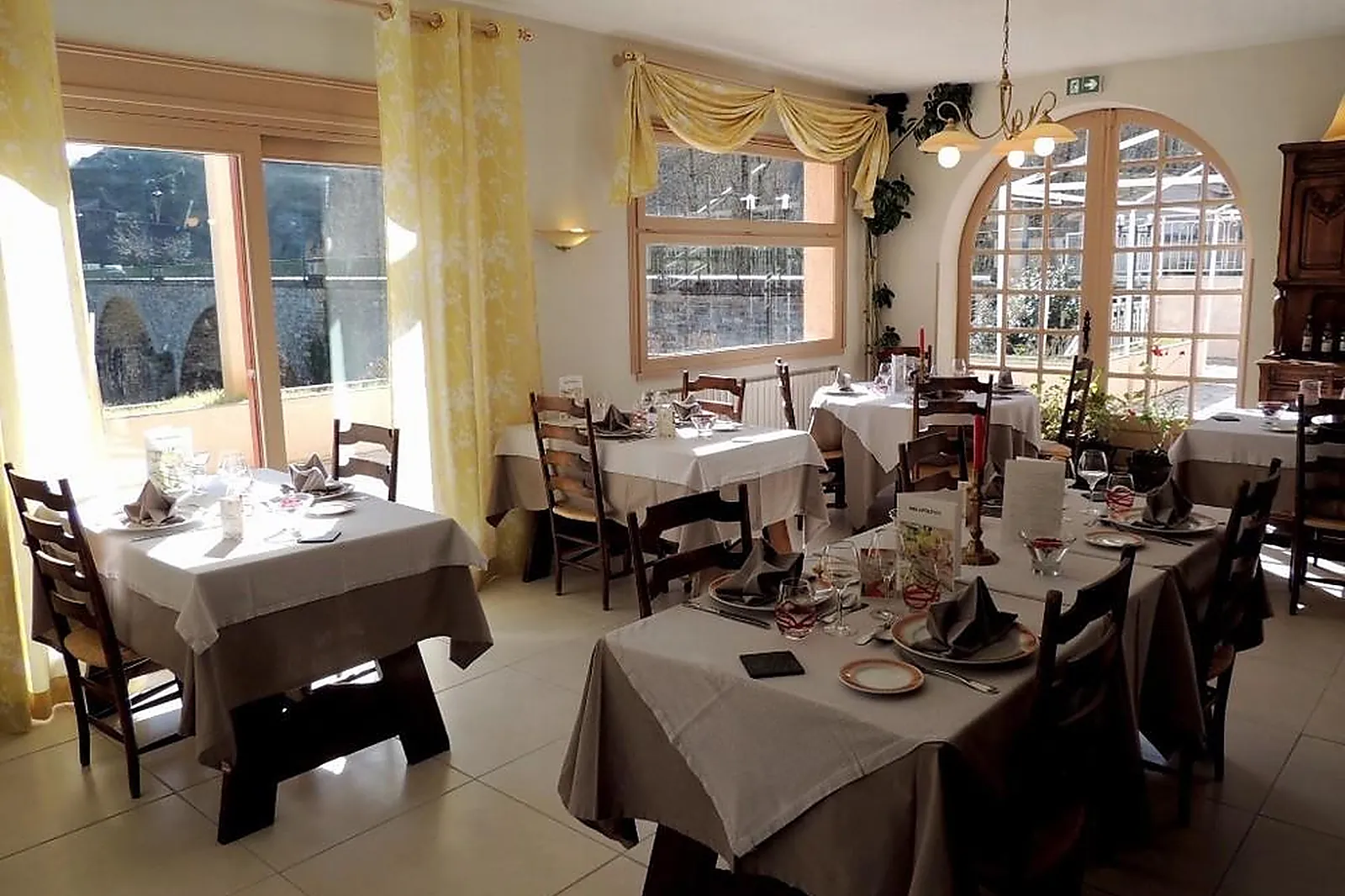 Lieux événementiels, HÔTEL DU PONT