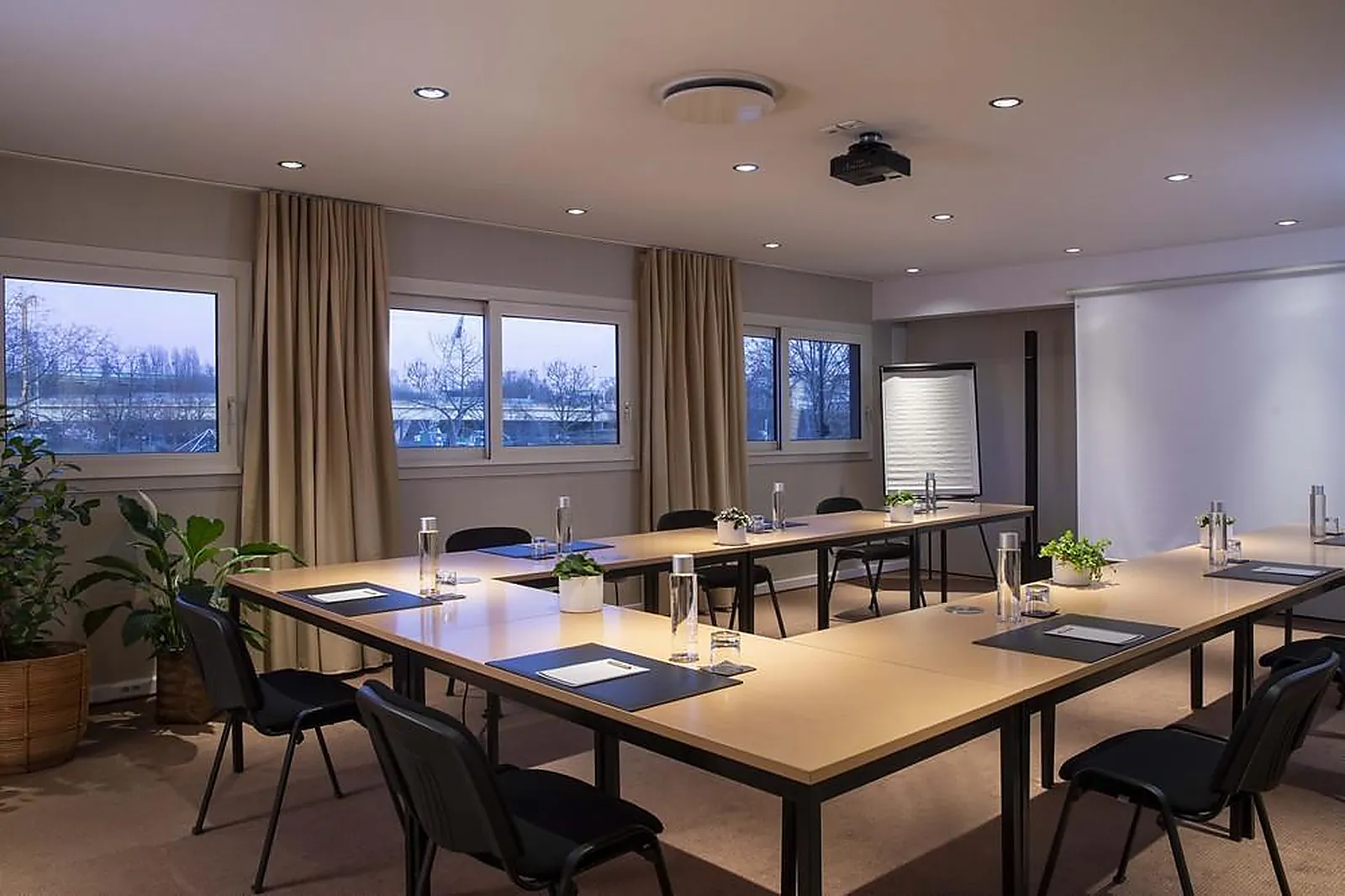 Lieux événementiels, HÔTEL DU PORT