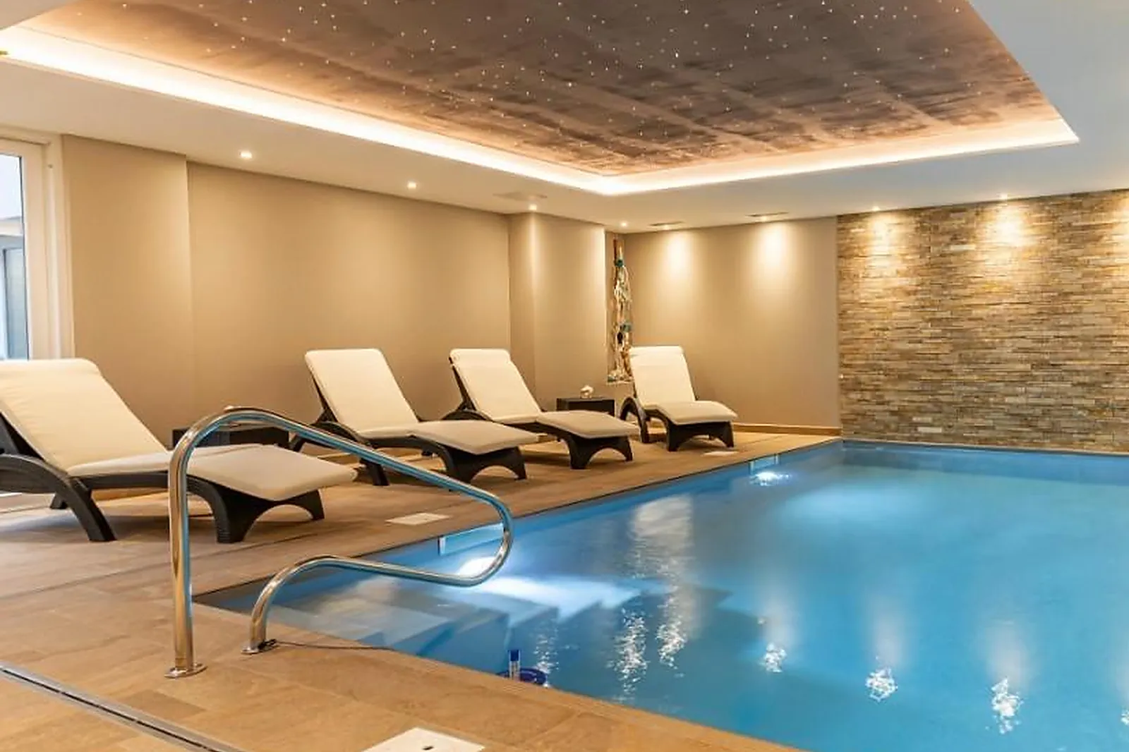 Lieux événementiels, HÔTEL ET SPA AU SOLEIL