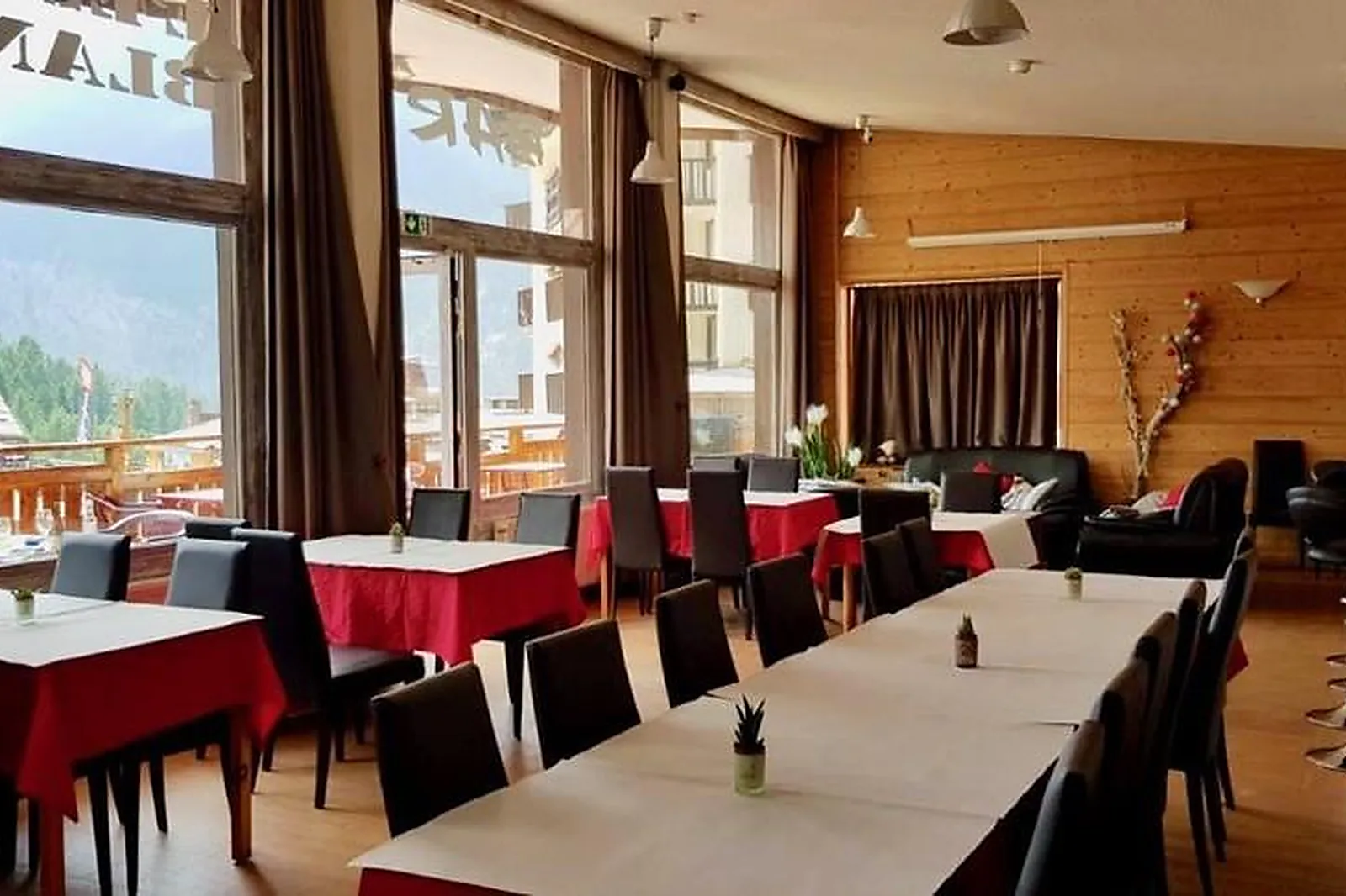 Lieux événementiels, HÔTEL L'ESCALE BLANCHE