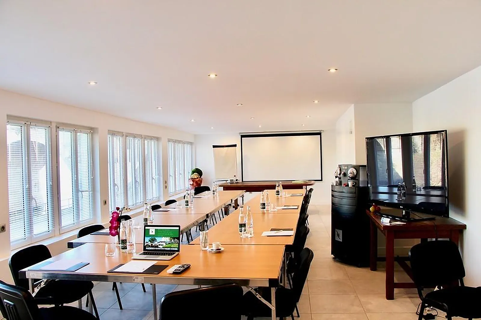 Lieux événementiels, HÔTEL L'ESTURGEON