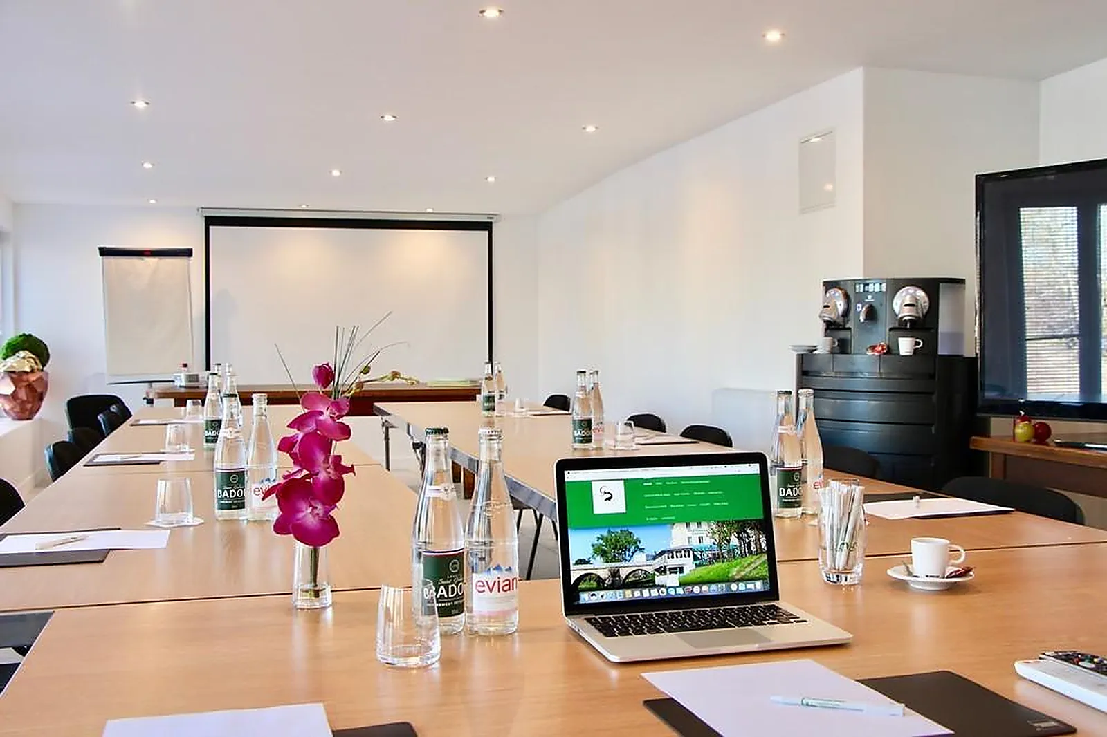 Lieux événementiels, HÔTEL L'ESTURGEON