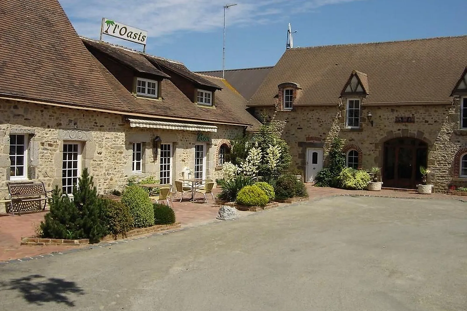 Lieux événementiels, HÔTEL L'OASIS