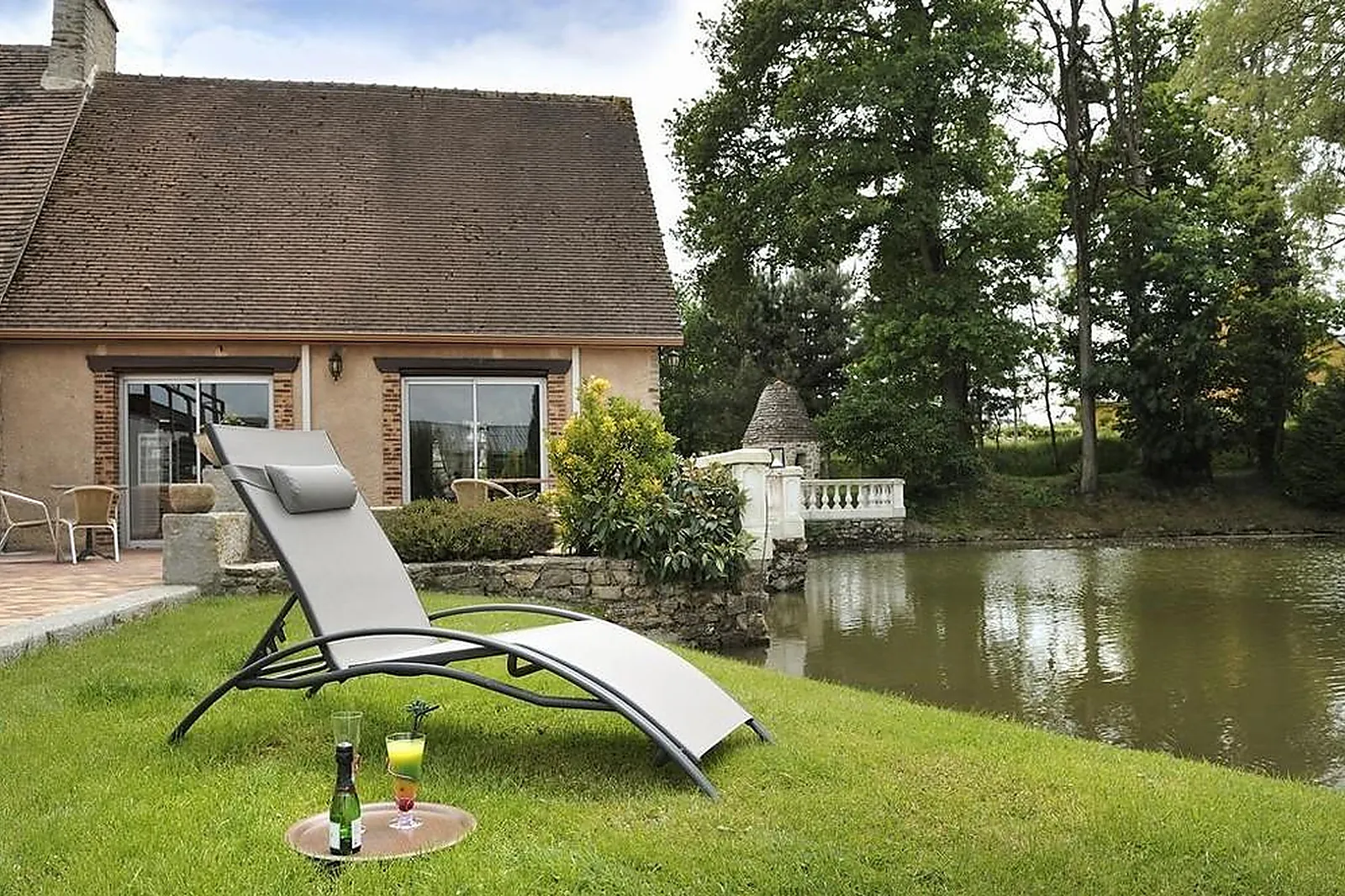 Lieux événementiels, HÔTEL L'OASIS