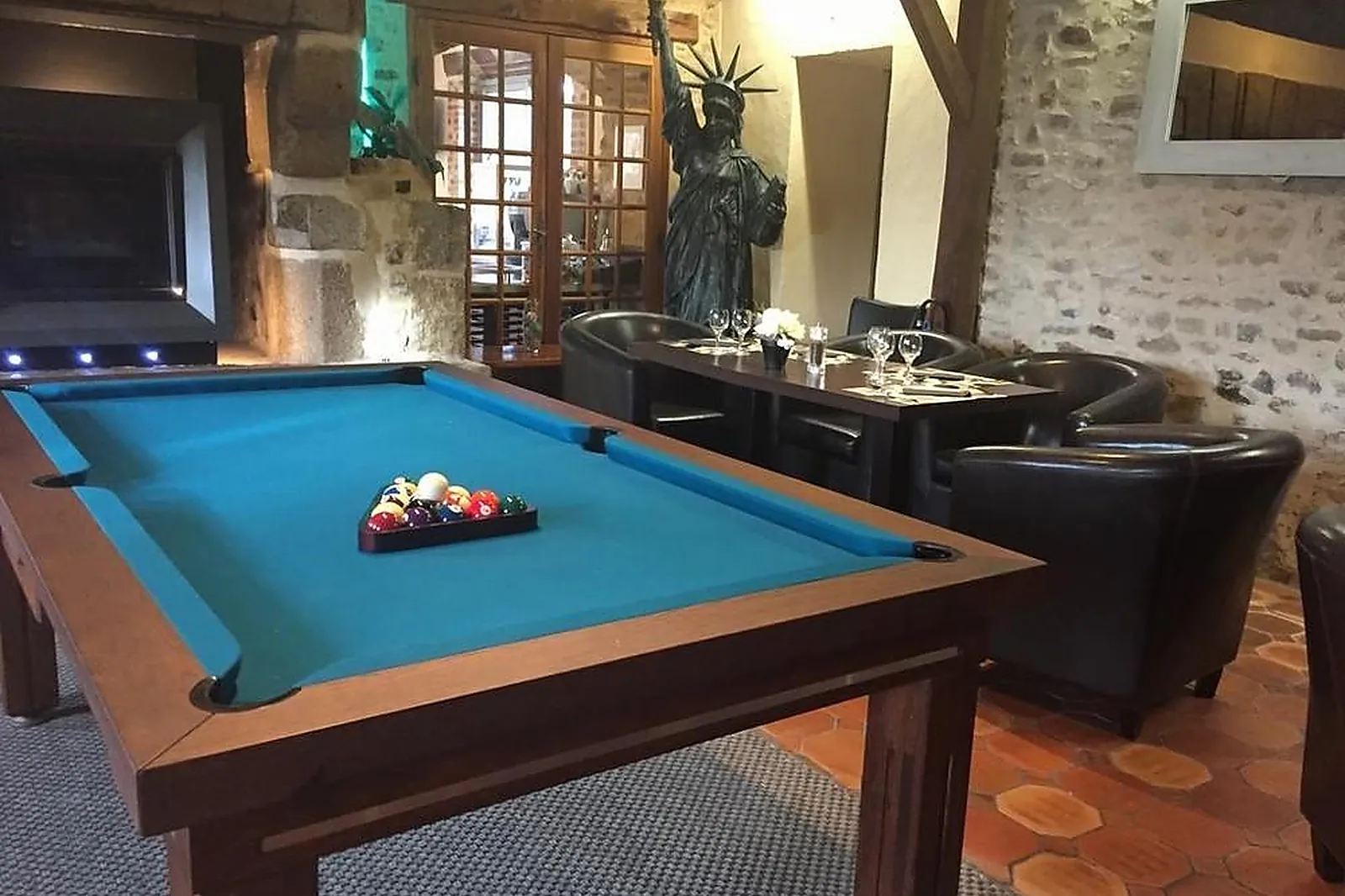 Lieux événementiels, HÔTEL L'OASIS