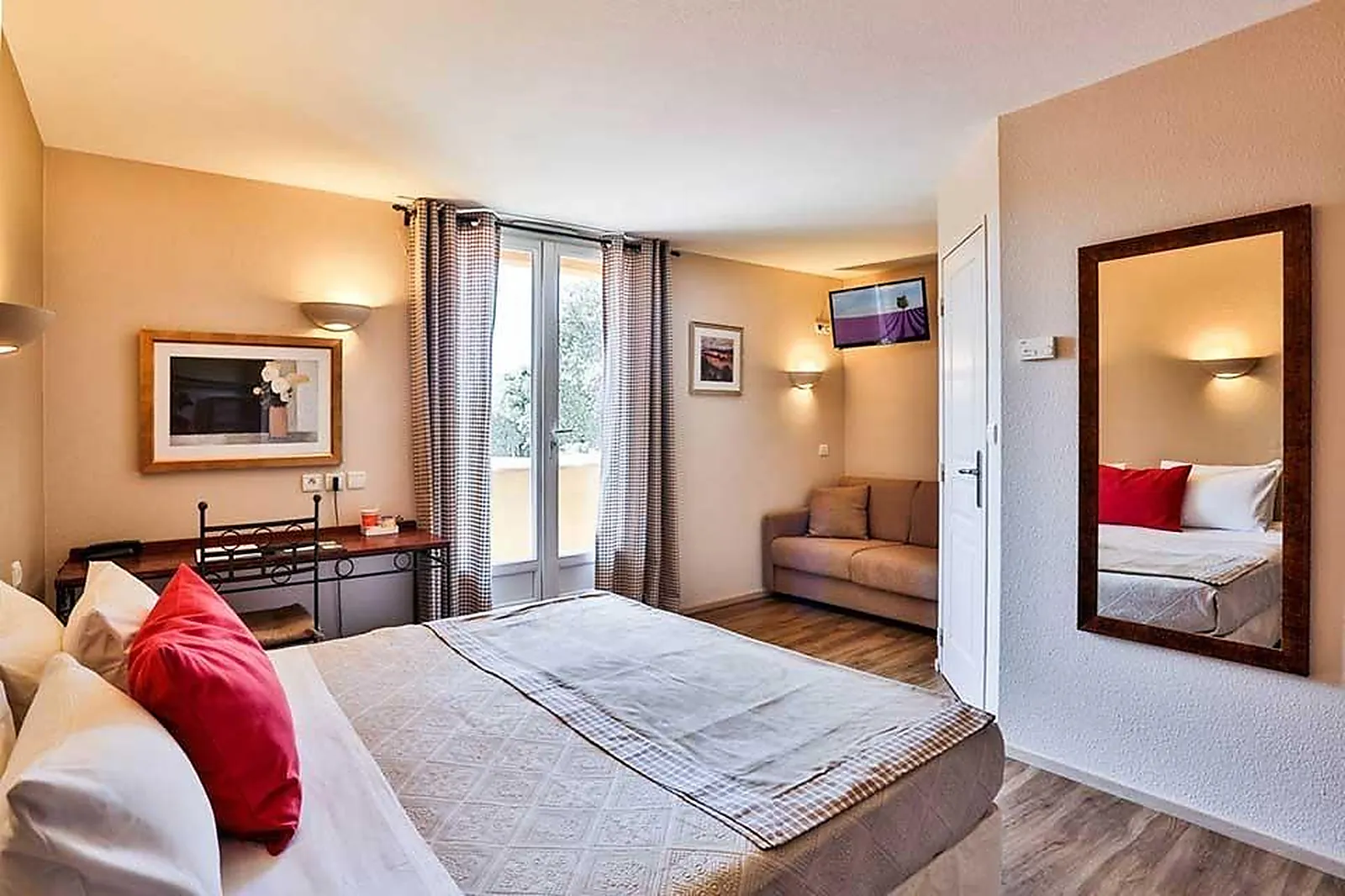 Lieux événementiels, HÔTEL LA BASTIDE DE GRIGNAN