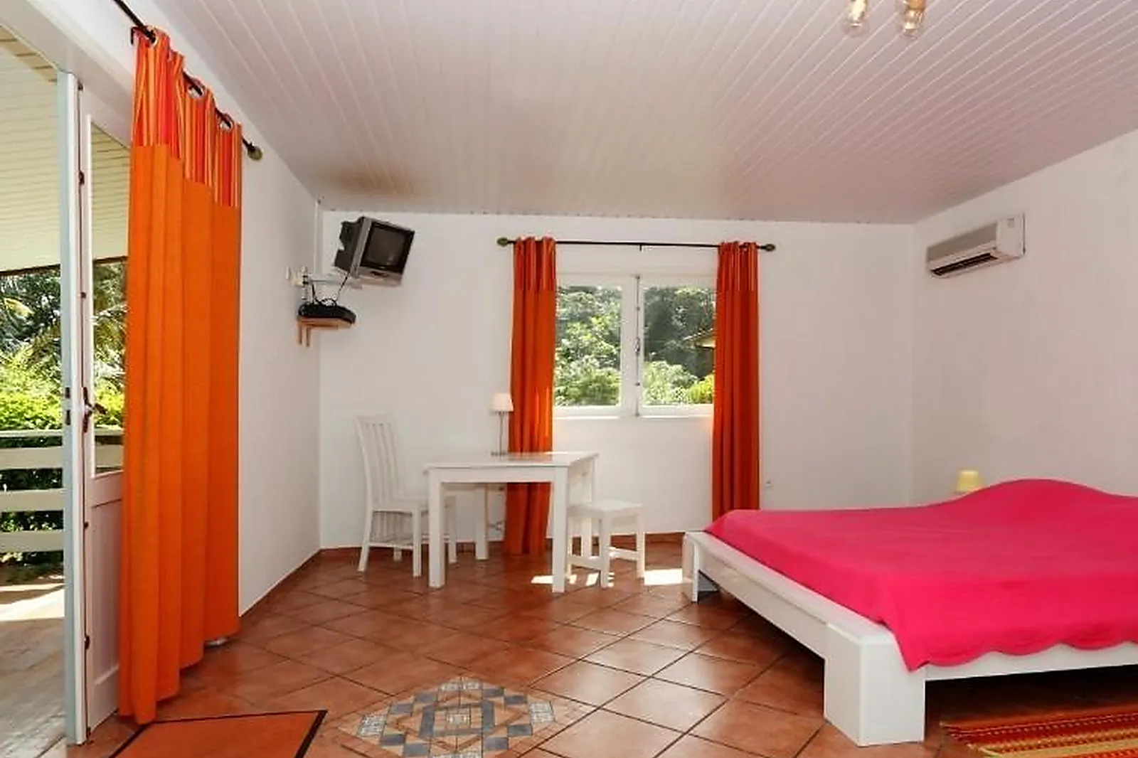 Lieux événementiels, HÔTEL LA CHAUMIÈRE