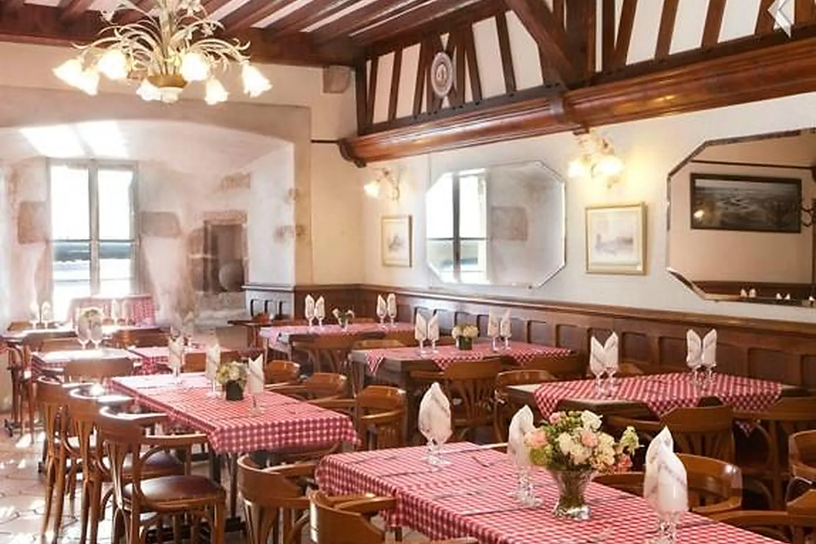 Lieux événementiels, HÔTEL LA CROIX BLANCHE