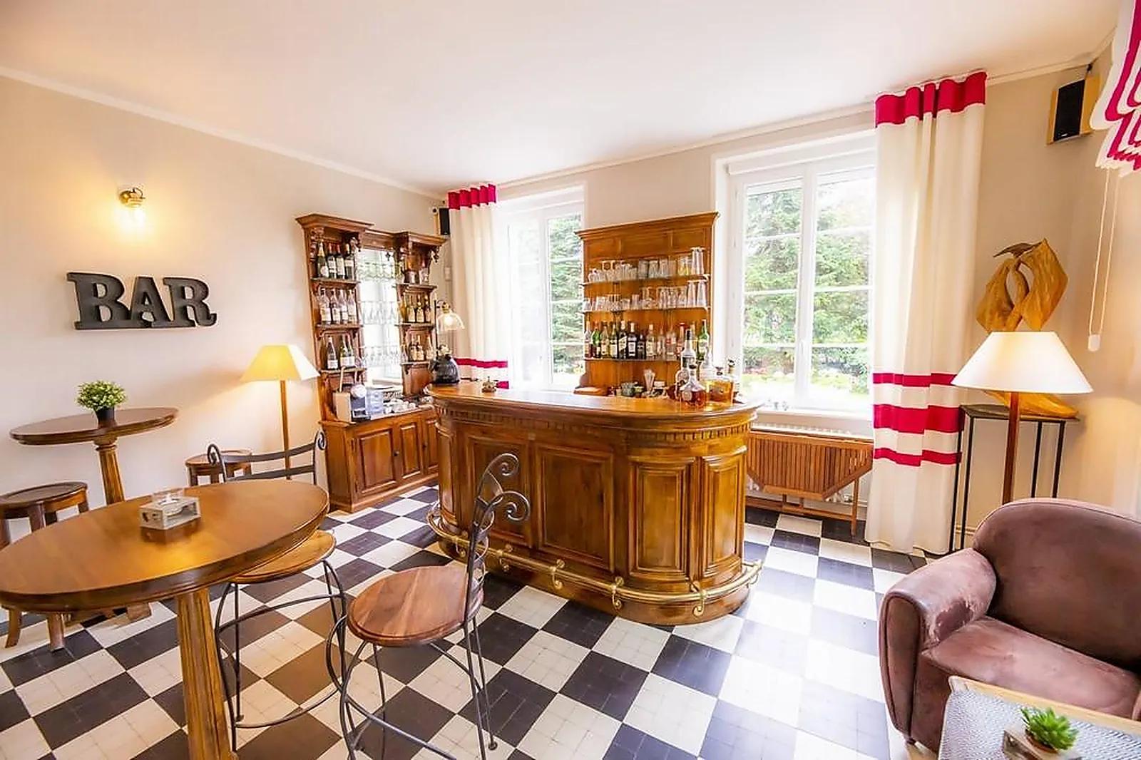 Lieux événementiels, HÔTEL LA RAMADE