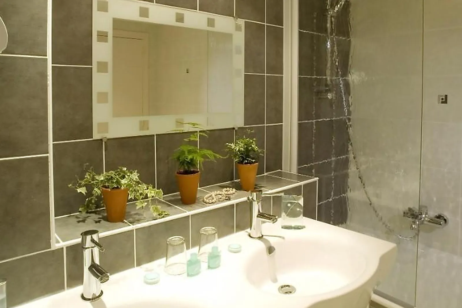 Lieux événementiels, HÔTEL LA RIVIÈRE