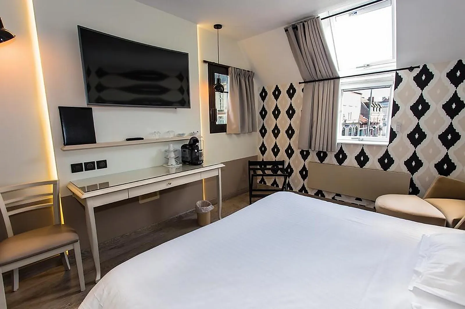 Lieux événementiels, HÔTEL LE CÈDRE