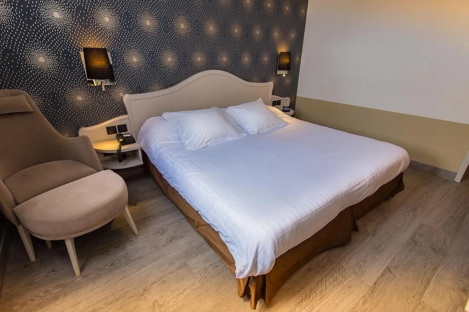 Lieux événementiels, HÔTEL LE CÈDRE