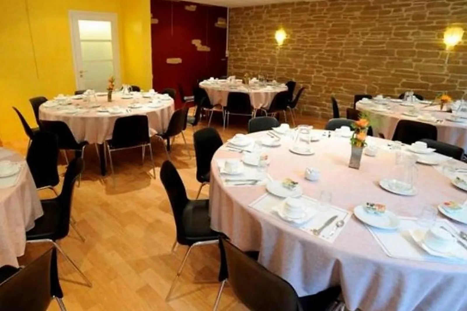 Lieux événementiels, HÔTEL LE CÈDRE