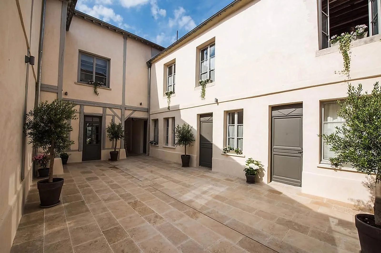 Lieux événementiels, HÔTEL LE CHANTILLY