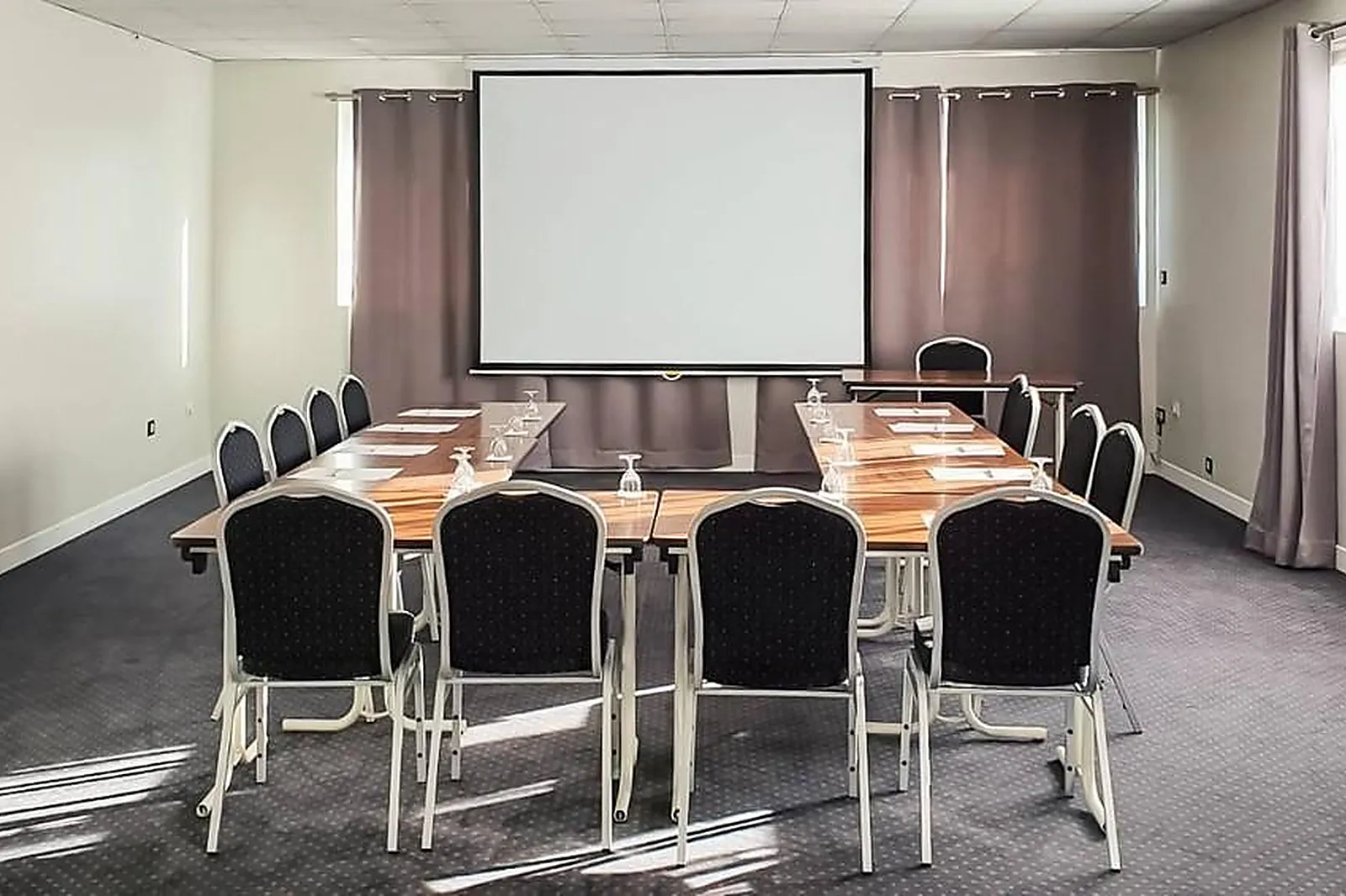 Lieux événementiels, HÔTEL LE CLERMOTEL