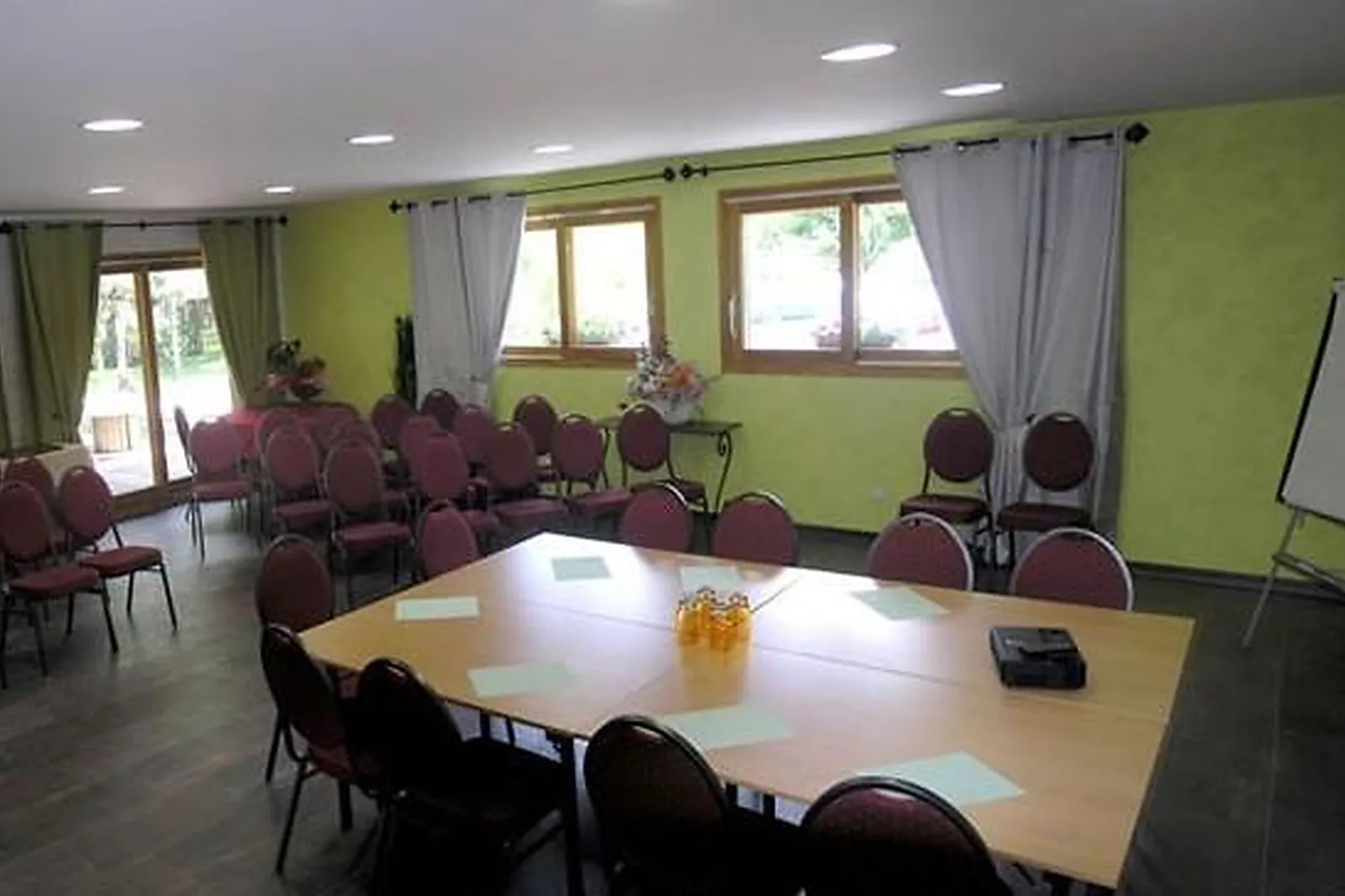 Lieux événementiels, HÔTEL LE LAC