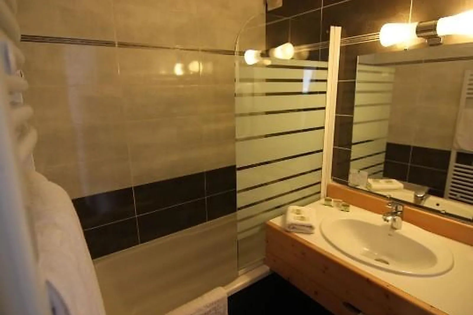 Lieux événementiels, HÔTEL LE LAC