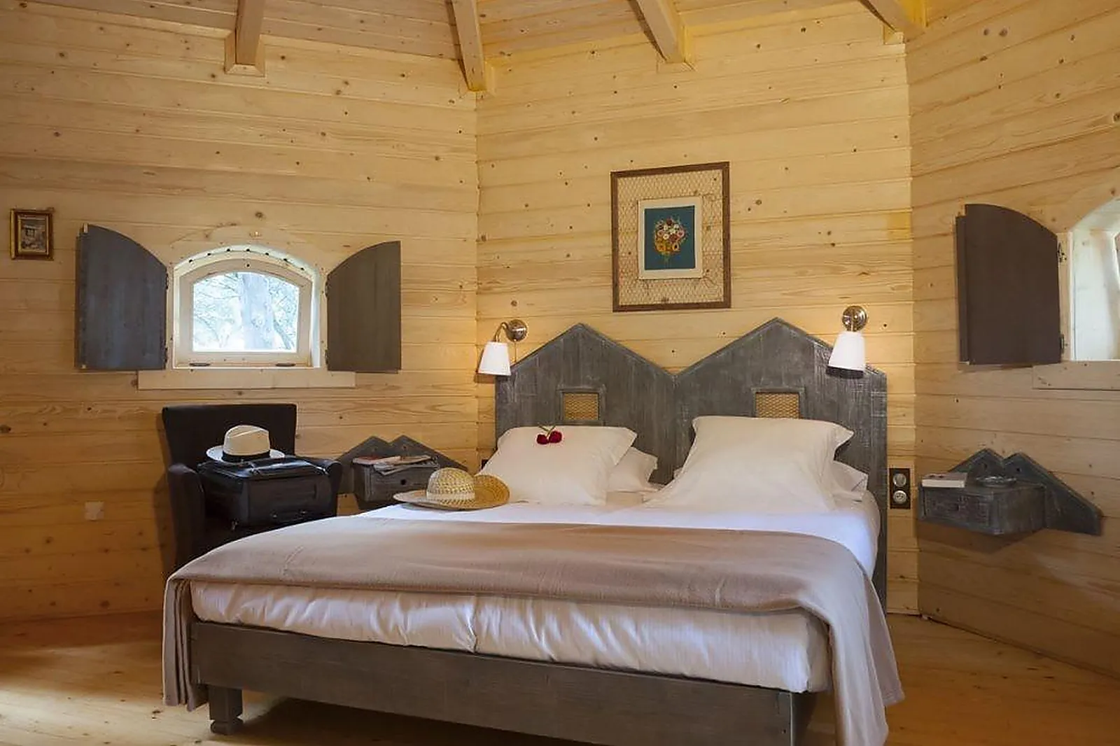 Lieux événementiels, HÔTEL LES CABANES DANS LES BOIS