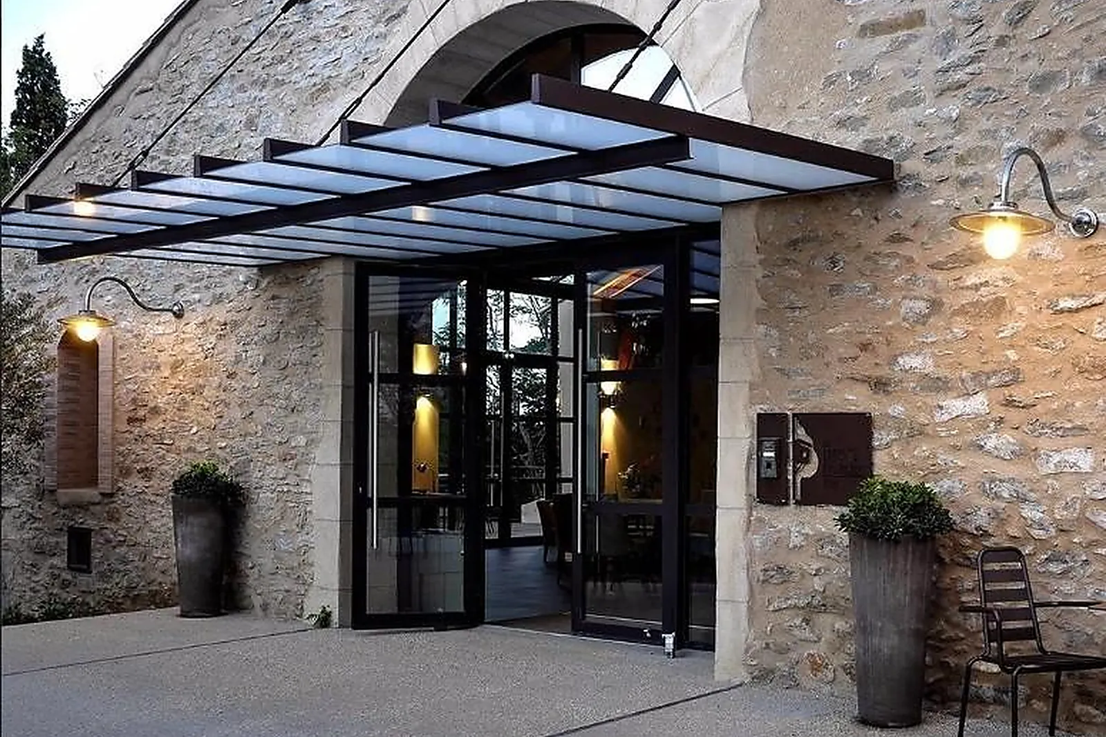 Lieux événementiels, HÔTEL LES CABANES DANS LES BOIS