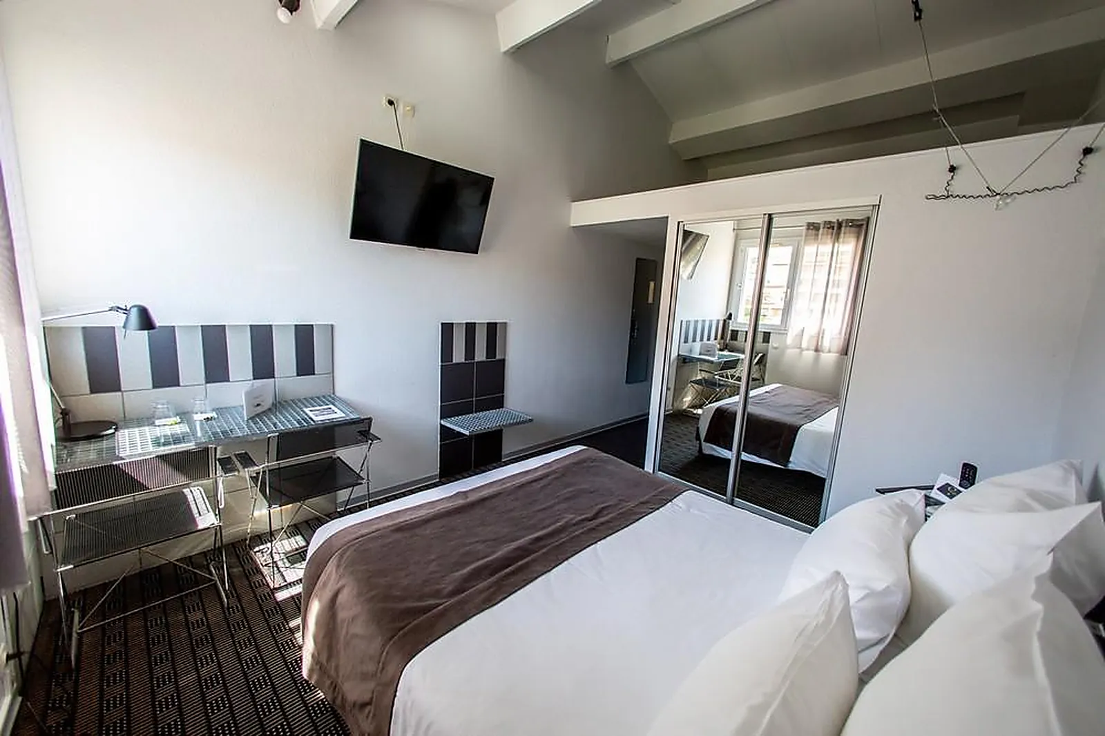 Lieux événementiels, HÔTEL LES ELMES