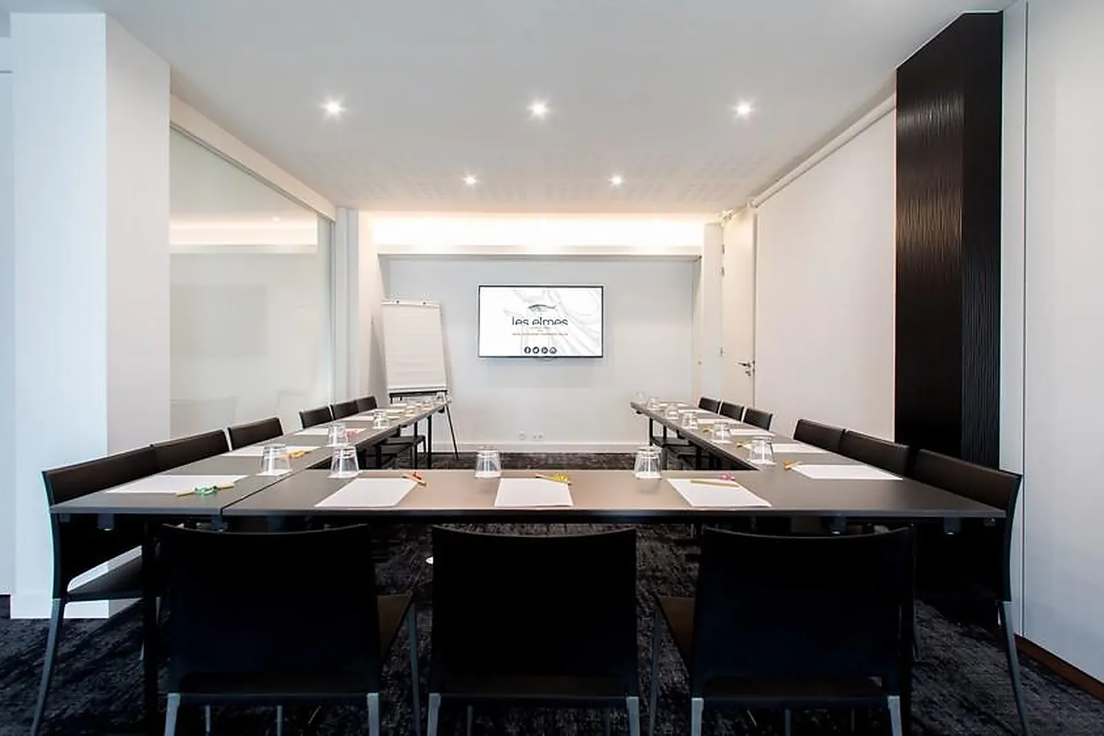 Lieux événementiels, HÔTEL LES ELMES