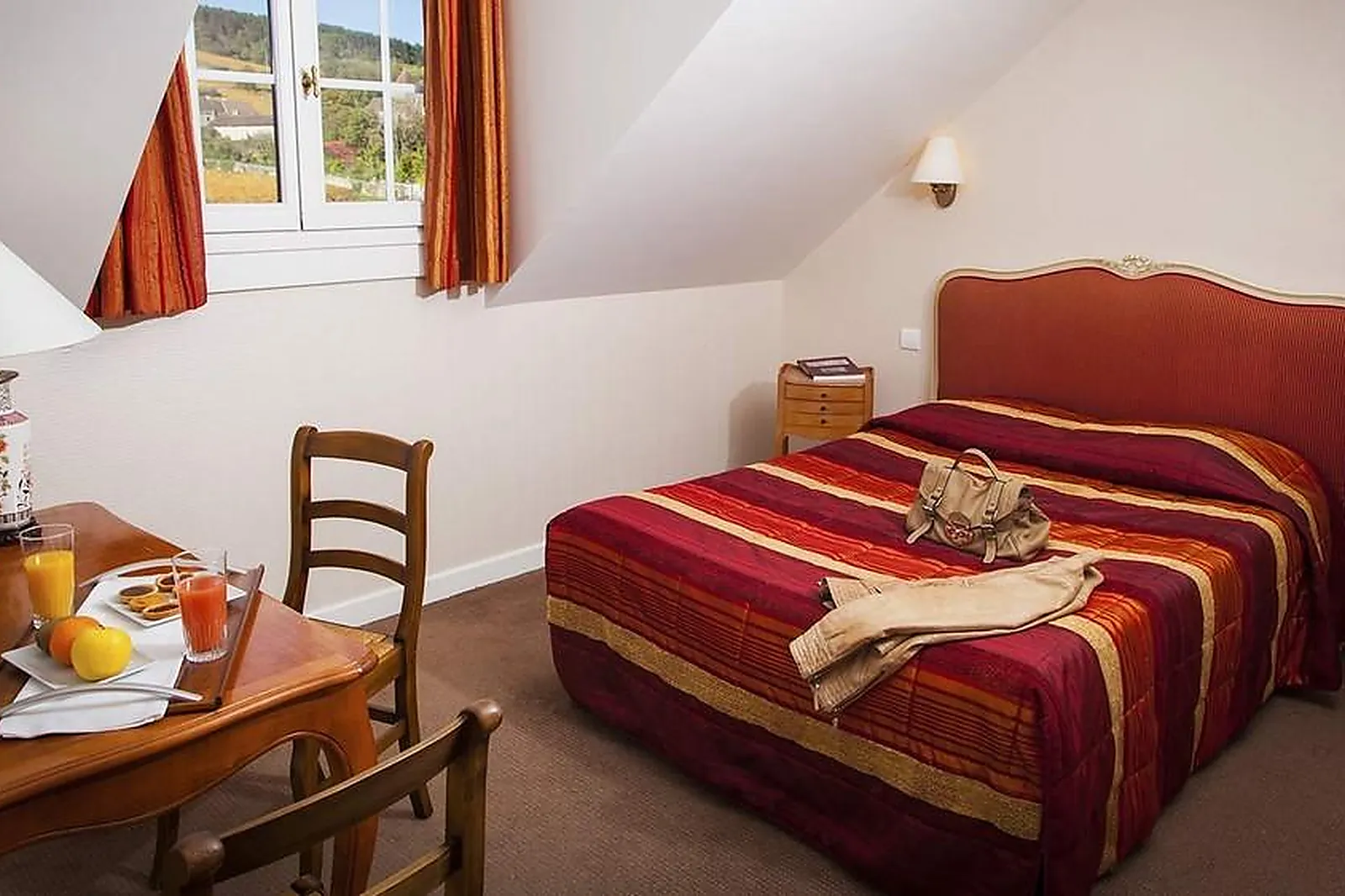 Lieux événementiels, HÔTEL LES GRANDS CRUS